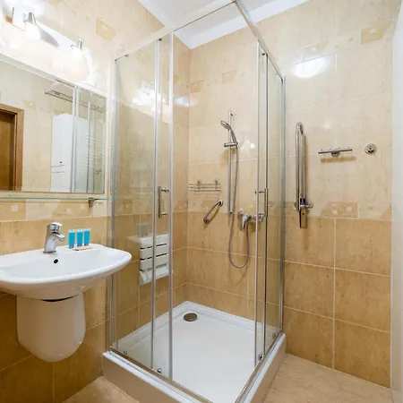 Piatkowska Comfort By Bookinghost